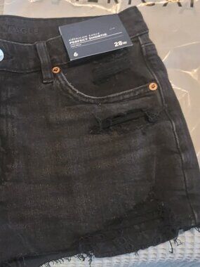 American Eagle Outfitters Black Next Level Stretch Hi-Rise Shortie, size 6 NWT